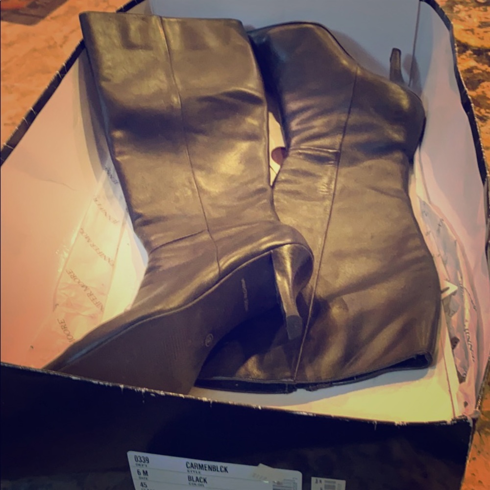 Jennifer Moore never worn knee high boots